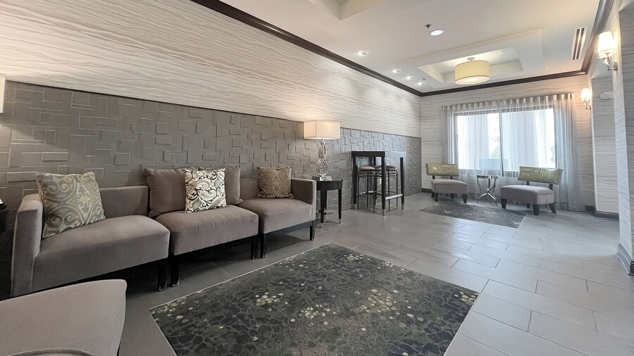 Holiday Inn Express & Suites Morton - Peoria Area by IHG