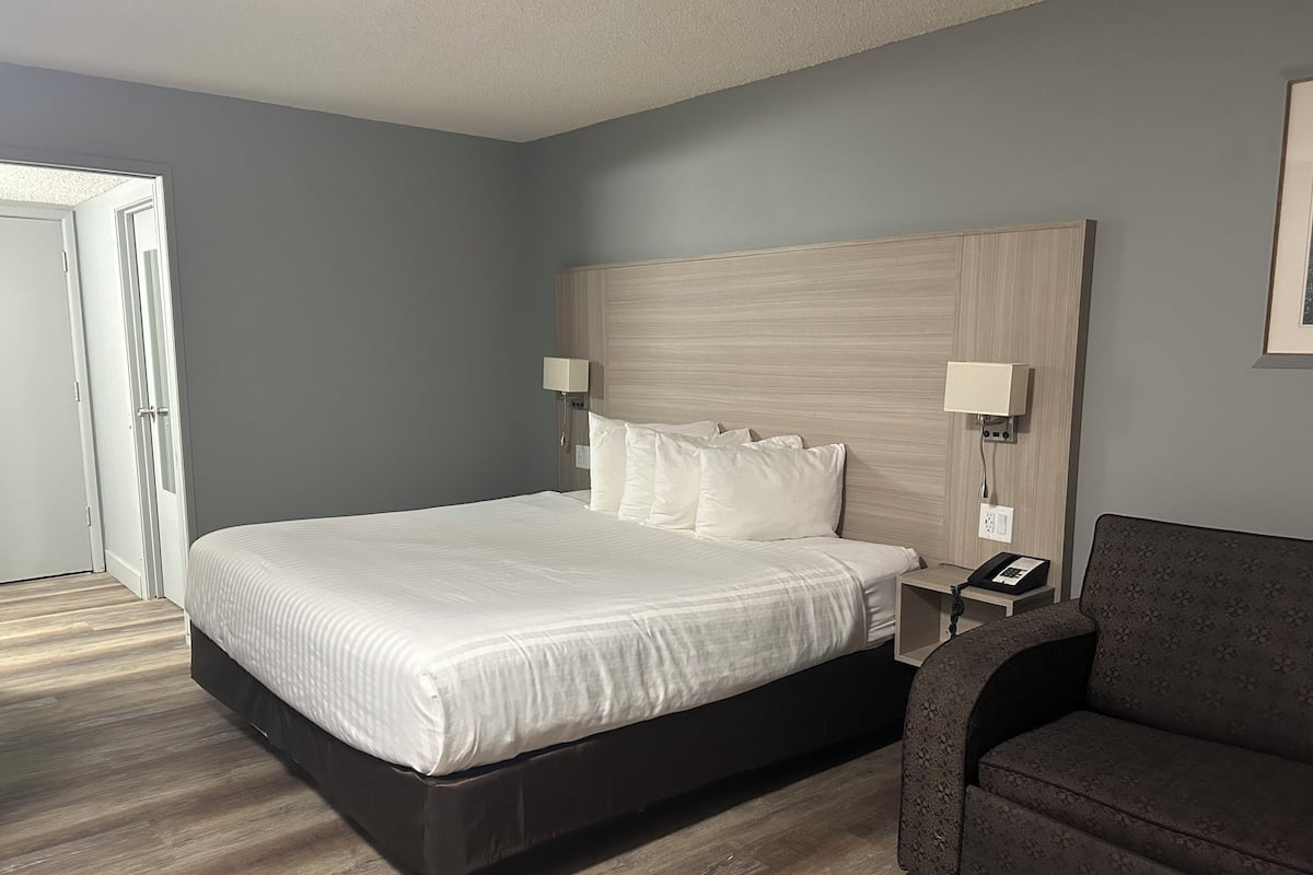 Cortinas blackout, ferros/tábuas de passar roupa, Wi-Fi de cortesia