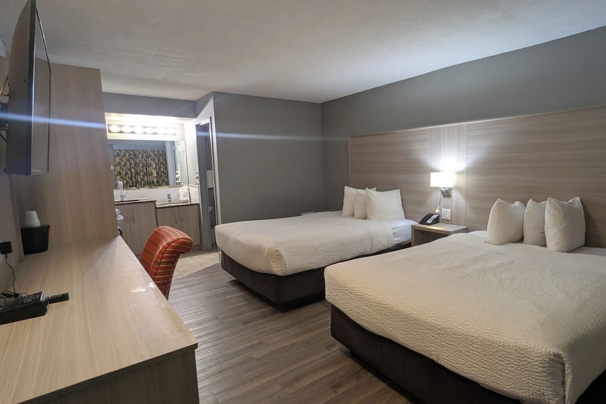 Cortinas blackout, ferros/tábuas de passar roupa, Wi-Fi de cortesia