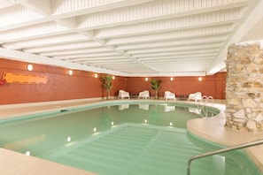 Piscine intérieure