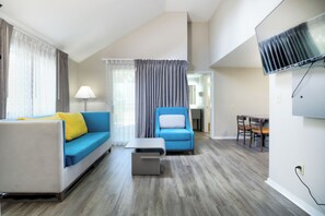 Cabane Signature, 2 chambres, balcon, vue fleuve | Décoration personnalisée, ameublement personnalisé