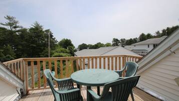 Three-Bedroom Apartment Chalet | Terrace/patio
