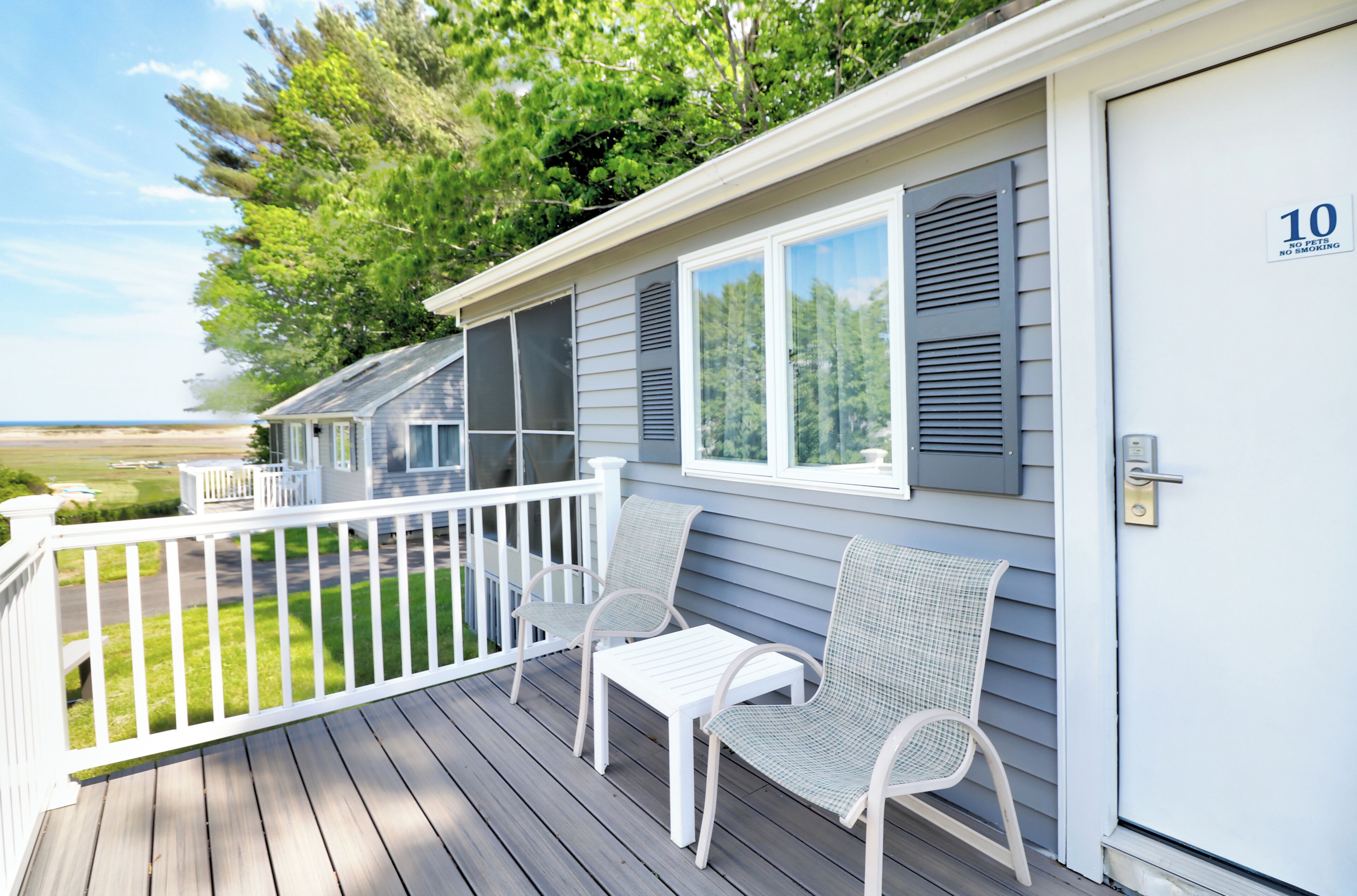 Signature Cabin, 2 Bedrooms, Balcony, River View | Individually decorated, individually furnished, iron/ironing board