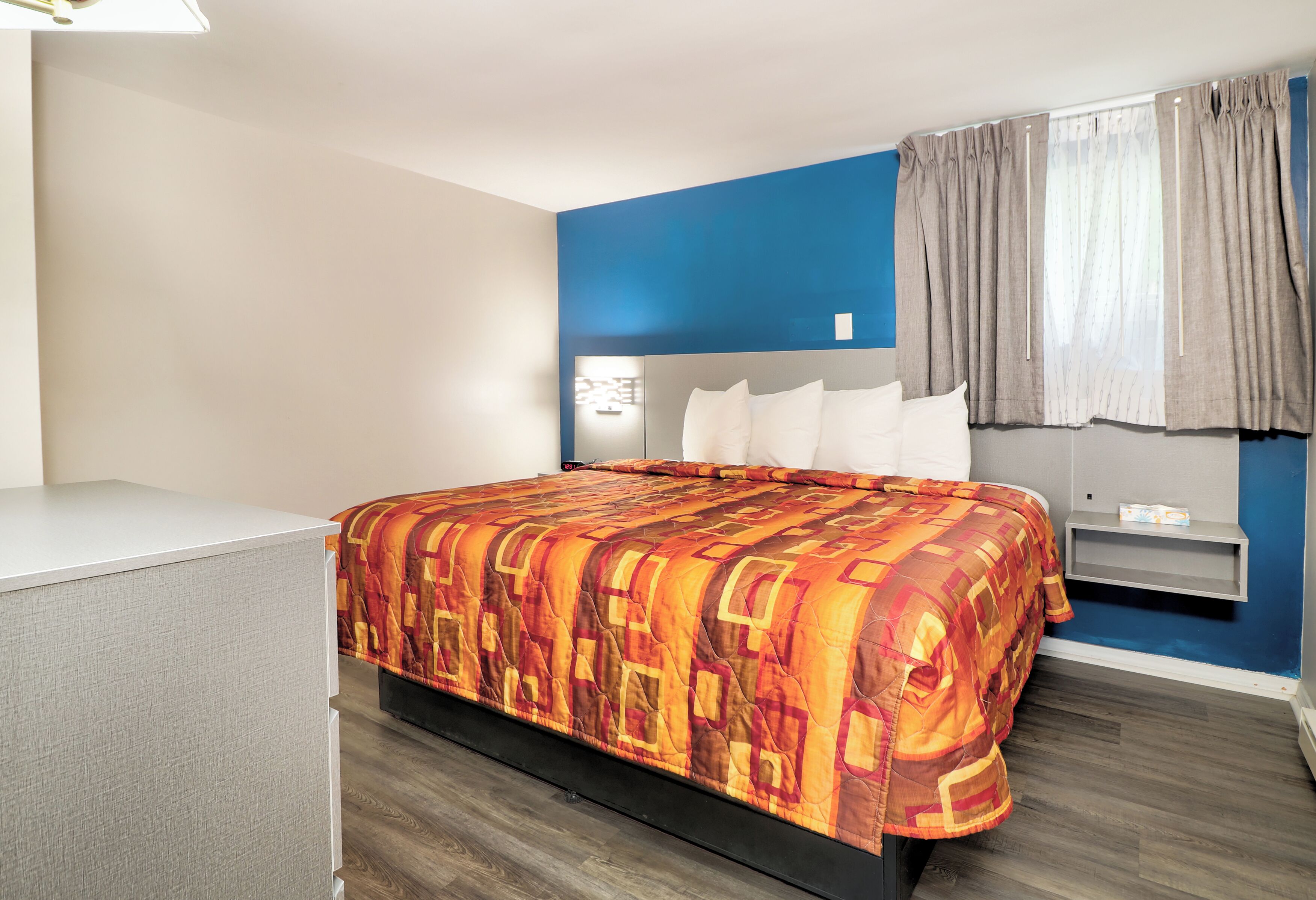 Luxury Suite, 1 King Bed with Sofa bed, Kitchenette | Individually decorated, individually furnished, iron/ironing board