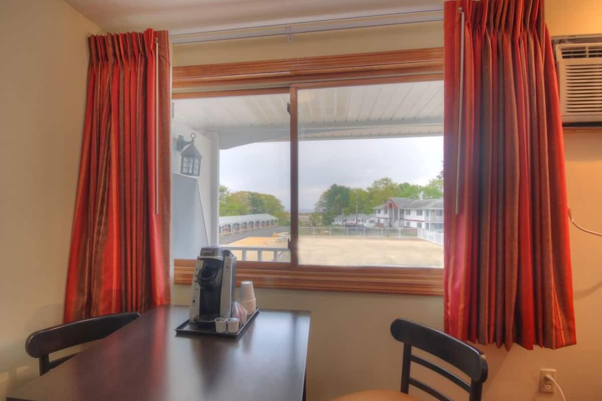 Standard Room, 2 Queen Beds | 1 bedroom, individually decorated, individually furnished