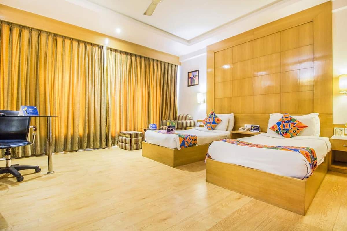 Standard Twin Room | Premium bedding, minibar, in-room safe, desk
