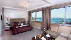 Junior Suite, 1 King Bed, Sea View | Room amenity - City Center Hotel Taksim (Istanbul)