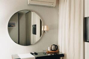Deluxe Room, 1 Double or 2 Single Beds