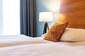 Standard Double or Twin Room, 1 King Bed | Living area | Flat-screen TV