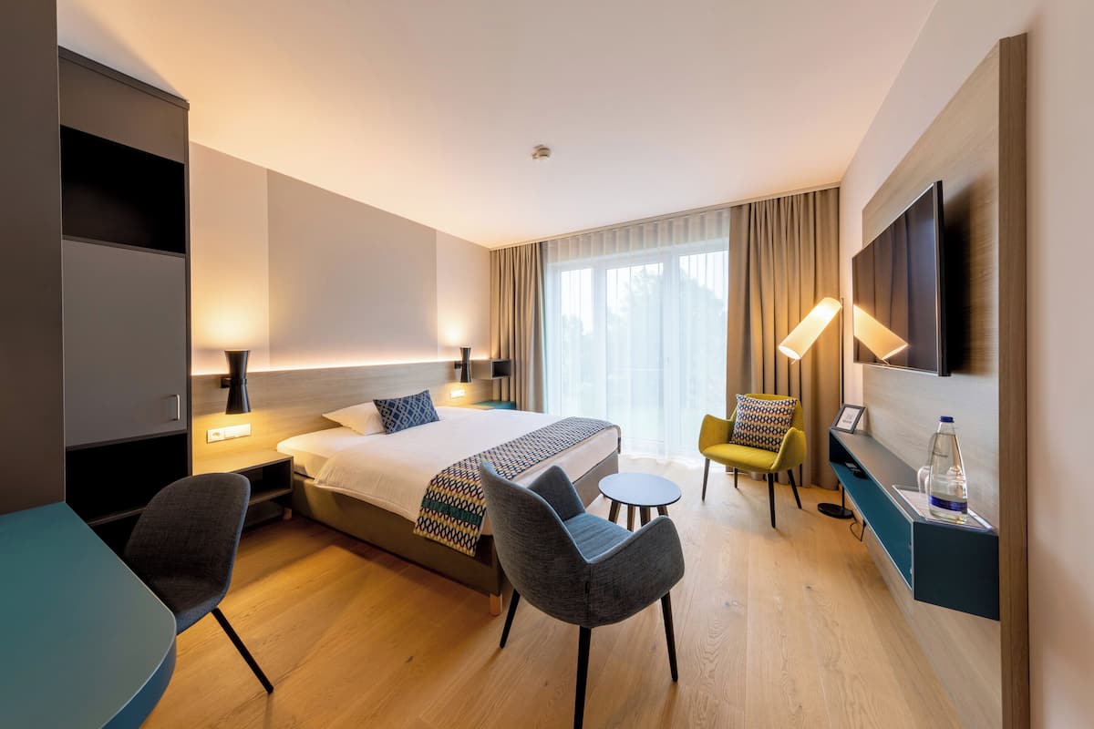 Standard Double Room, 1 Queen Bed, Air conditioning, Annex Building