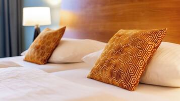 Standard Double or Twin Room, 1 King Bed | Living area | Flat-screen TV