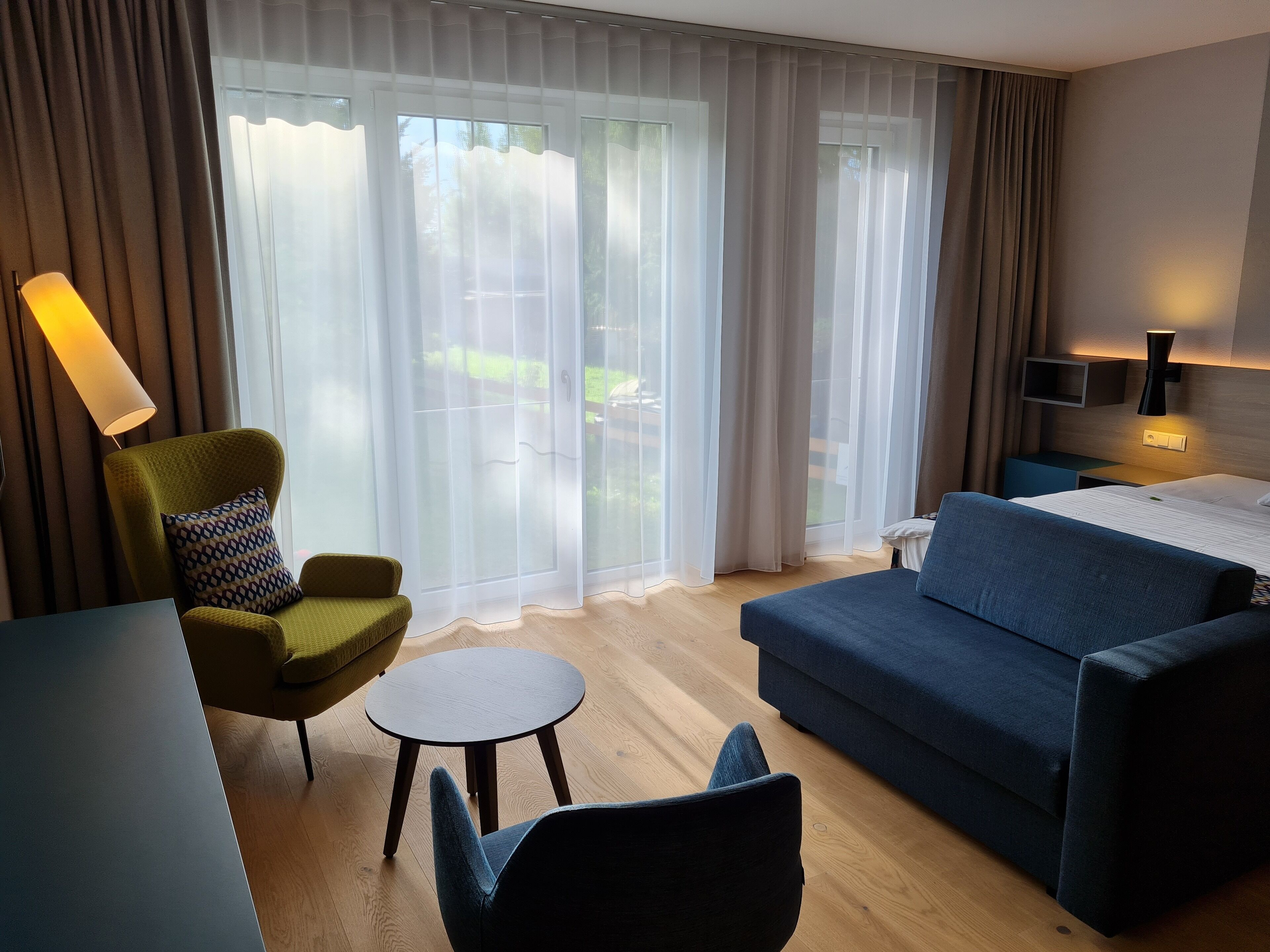 deluxe room, 1 queen bed, kitchenette, annex building (with sofabed) | hypo-allergenic bedding, in-room safe, desk, laptop workspace