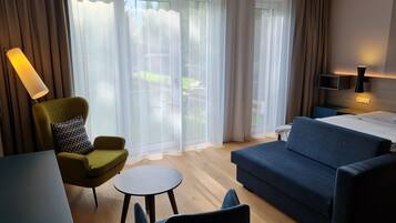 Deluxe Room, 1 Queen Bed, Air conditioning, Annex Building (with Sofabed) | Hypo-allergenic bedding, in-room safe, desk, laptop workspace