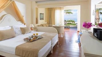 Junior Suite Beach Front with own Garden | Ropa de cama hipoalergénica, caja fuerte, cortinas opacas
