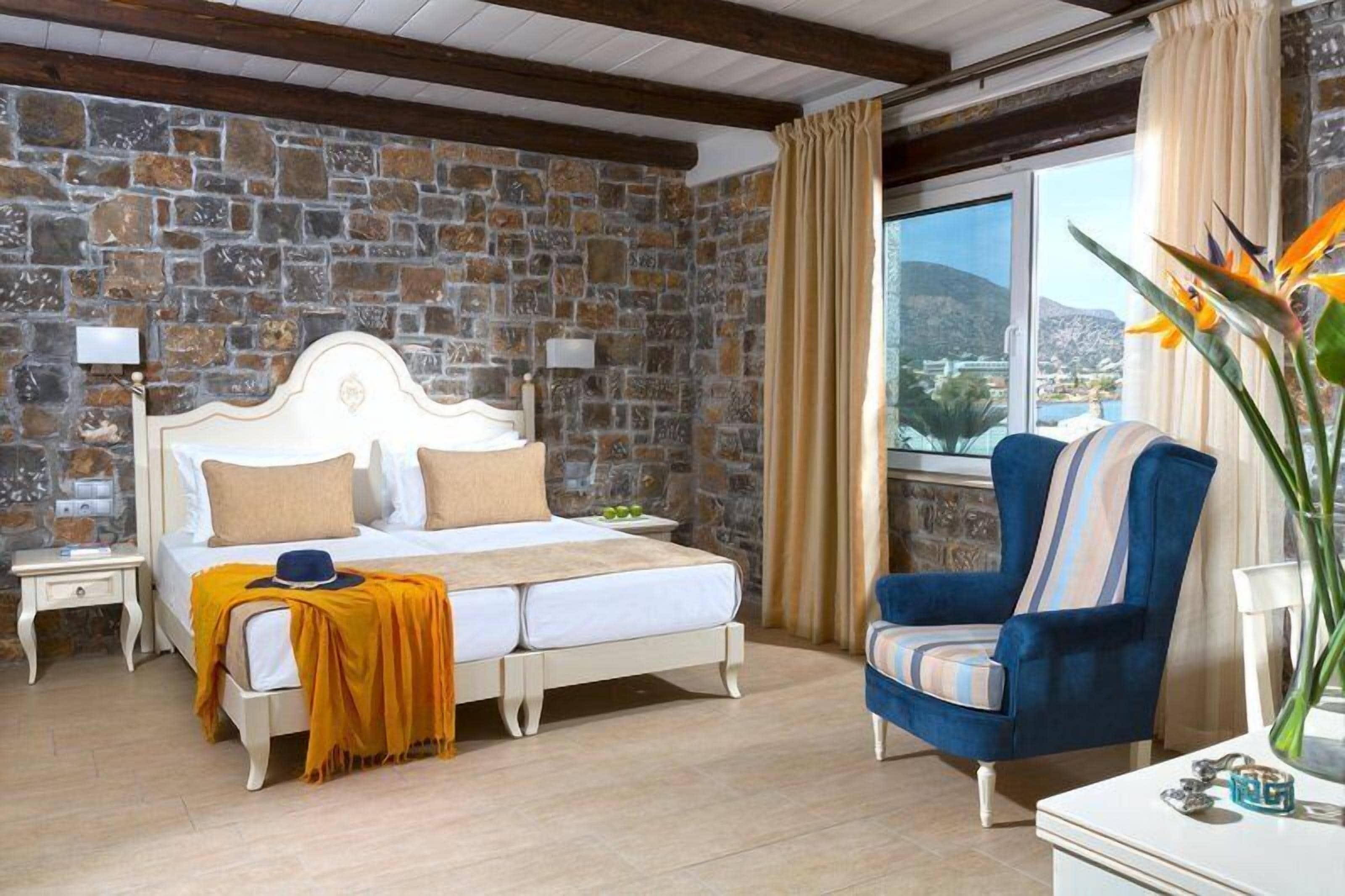 Dream Villa, 2 Bedrooms, Beach Front with Private Pool | Hypo-allergenic bedding available, in-room safe, blackout drapes