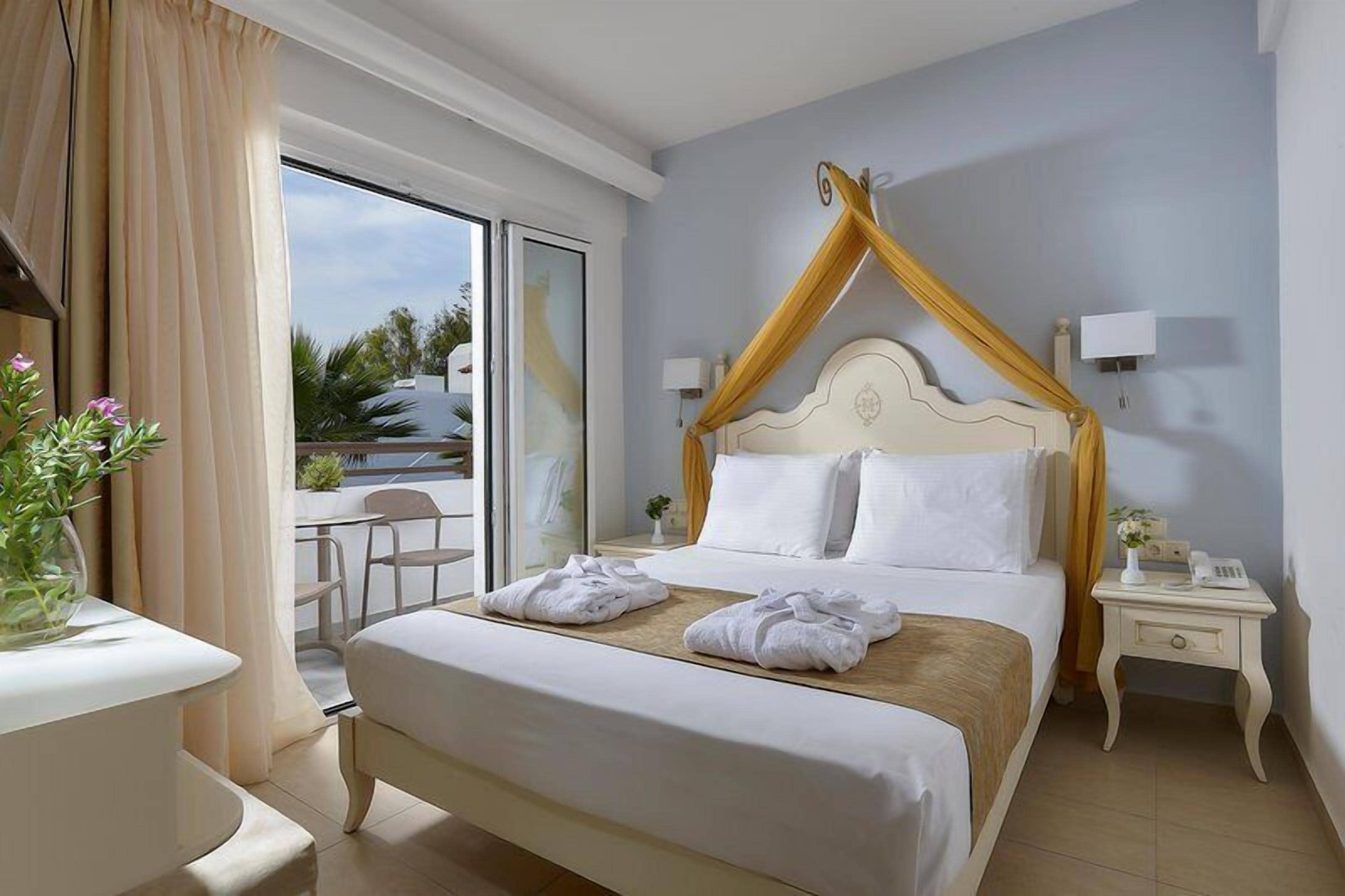 Comfort Double or Twin Room, Garden View | Hypo-allergenic bedding available, in-room safe, blackout drapes