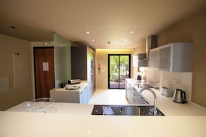 1 bedroom, in-room safe, individually decorated, individually furnished