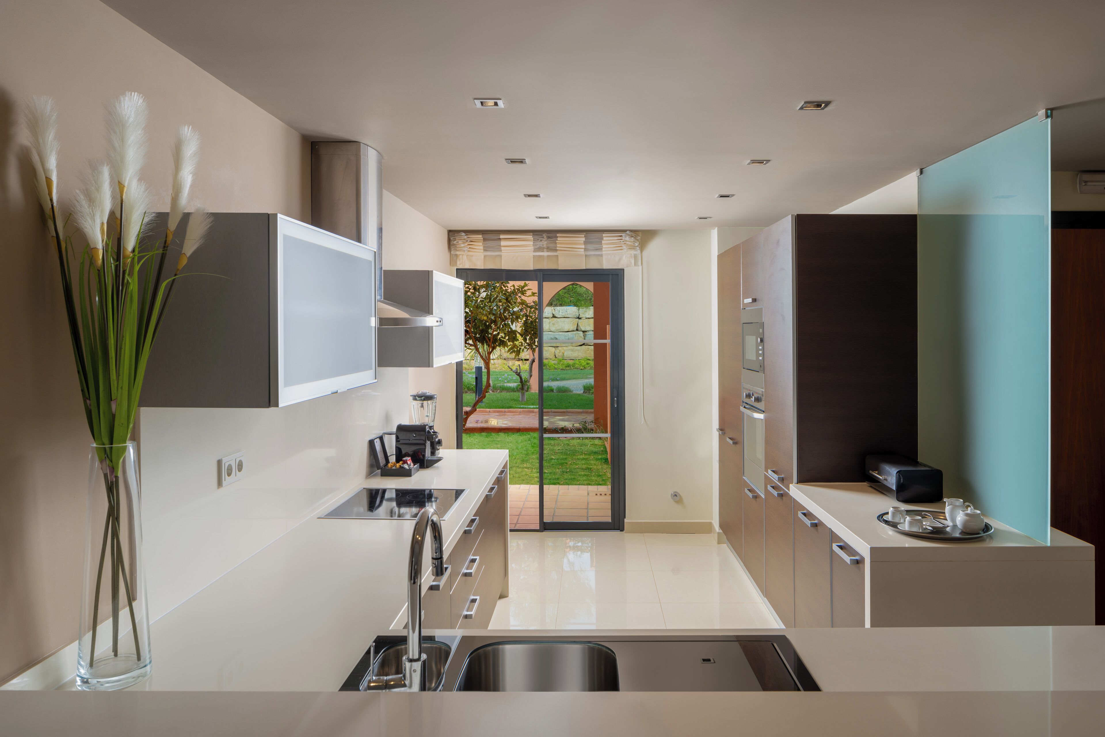 full-sized fridge, microwave, oven, stovetop