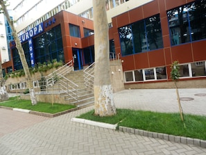 Property entrance - Europa Hotel (Chisinau)