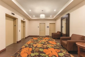 Lobby - Hampton Inn by Hilton Edmonton/South, Alberta, Canada (Edmonton)