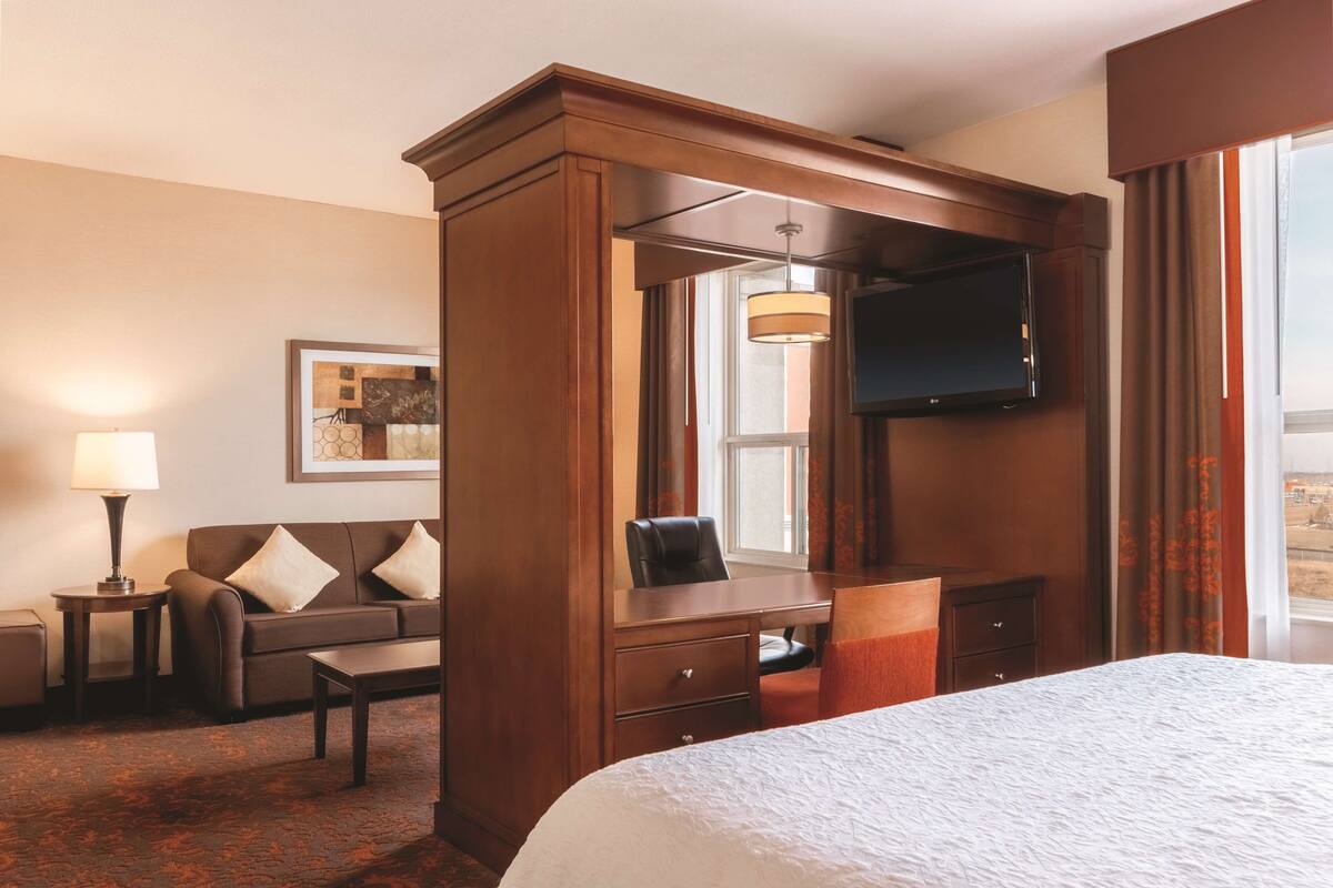 king studio suite | premium bedding, pillow-top beds, in-room safe, desk