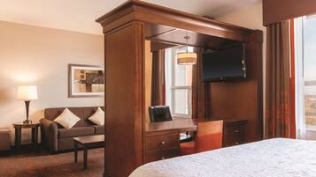 King Studio Suite | Premium bedding, pillowtop beds, in-room safe, desk