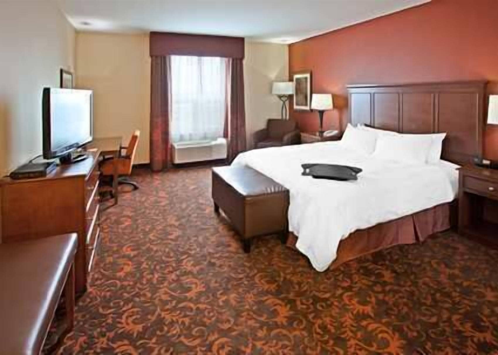 Photo - Hampton Inn by Hilton Edmonton South