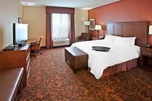 Premium bedding, pillow-top beds, in-room safe, desk