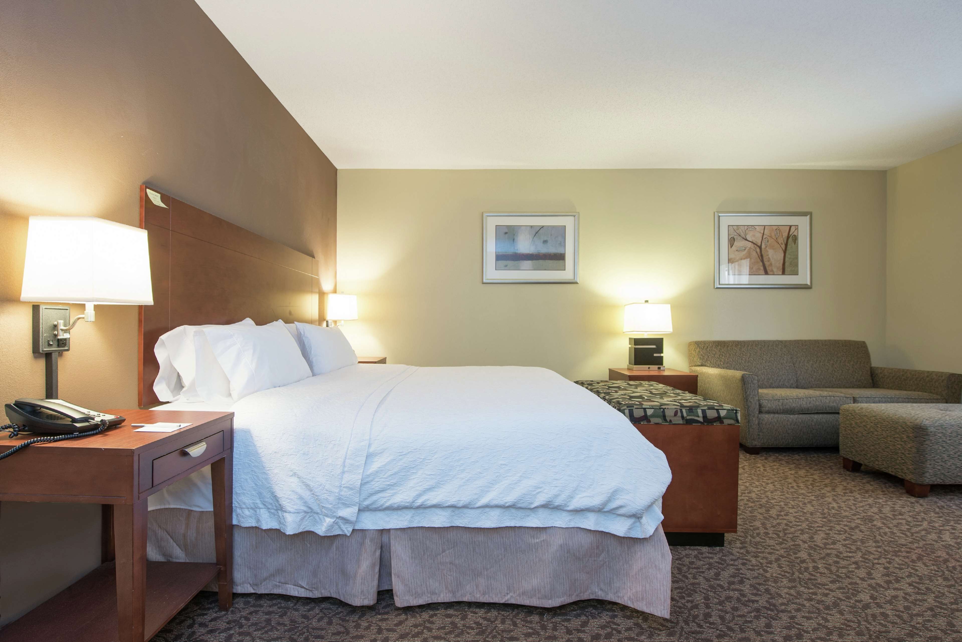 32-inch lcd tv with satellite channels, tv