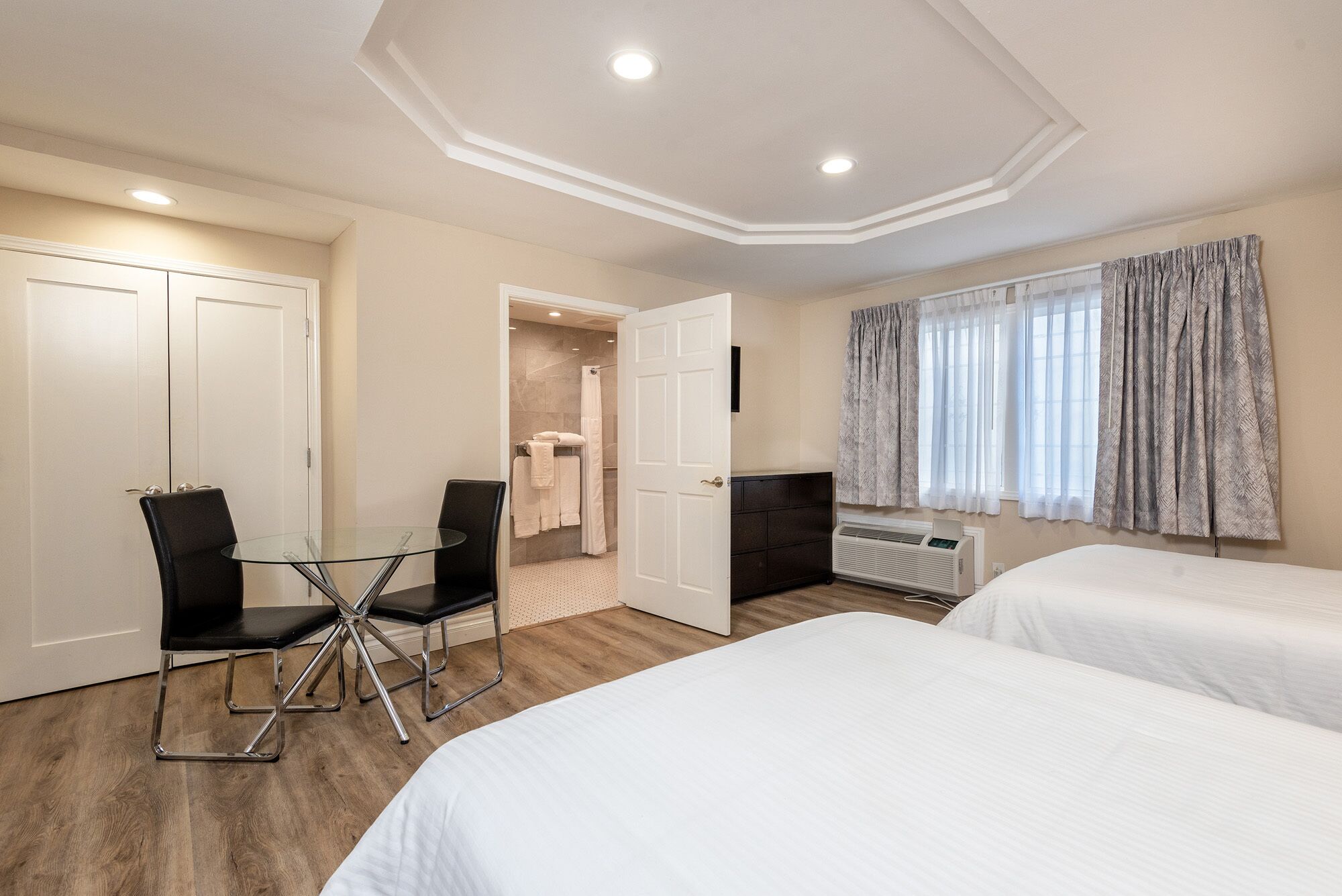 Foto - Wilshire Crest Hotel