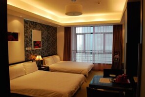 Zimmersafe, Schreibtisch, schallisolierte Zimmer, Zustellbetten