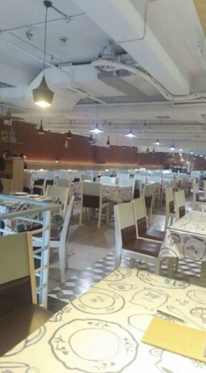 Breakfast area - Urban Hotel (Shanghai)