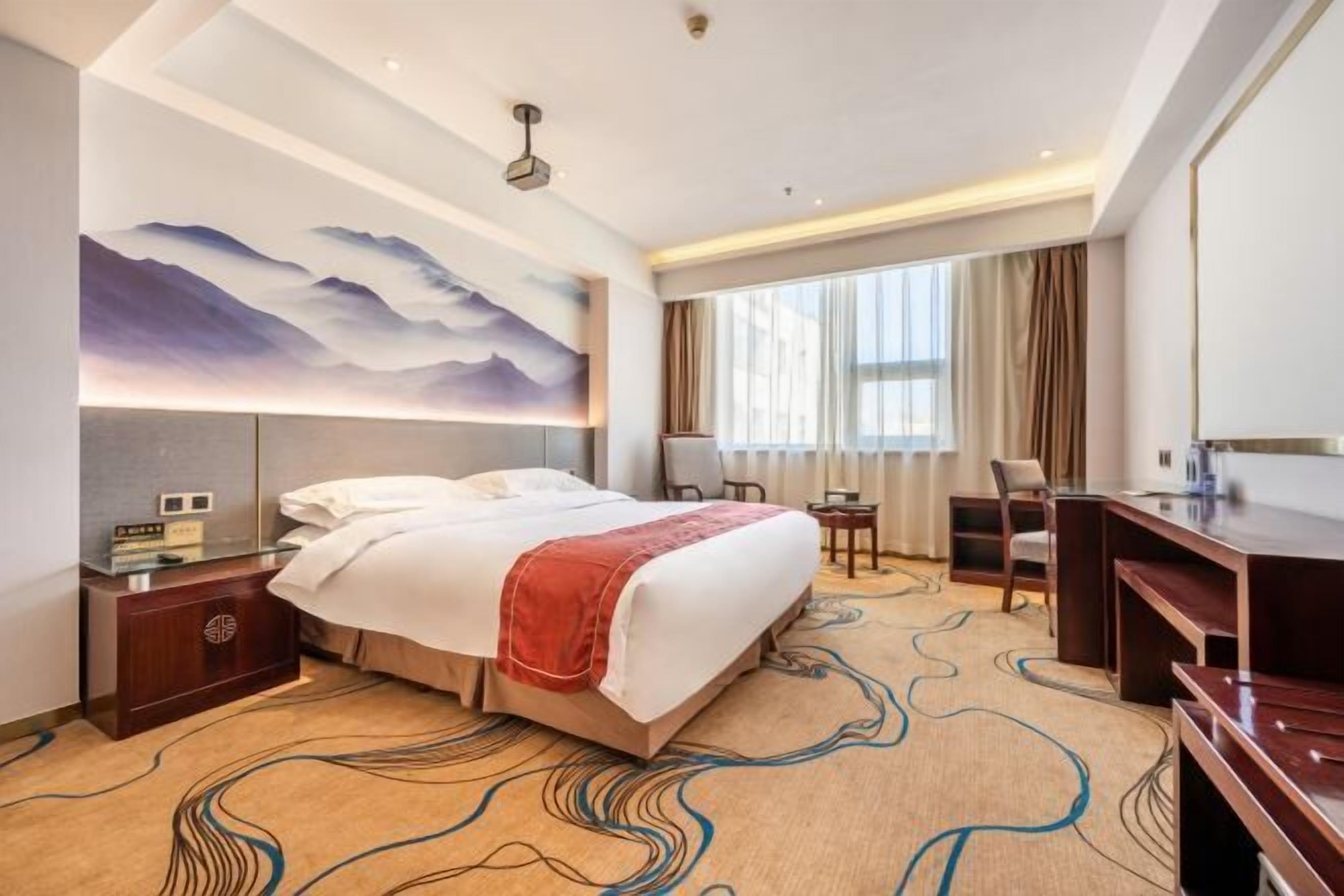 Minibar, in-room safe, alarm clocks