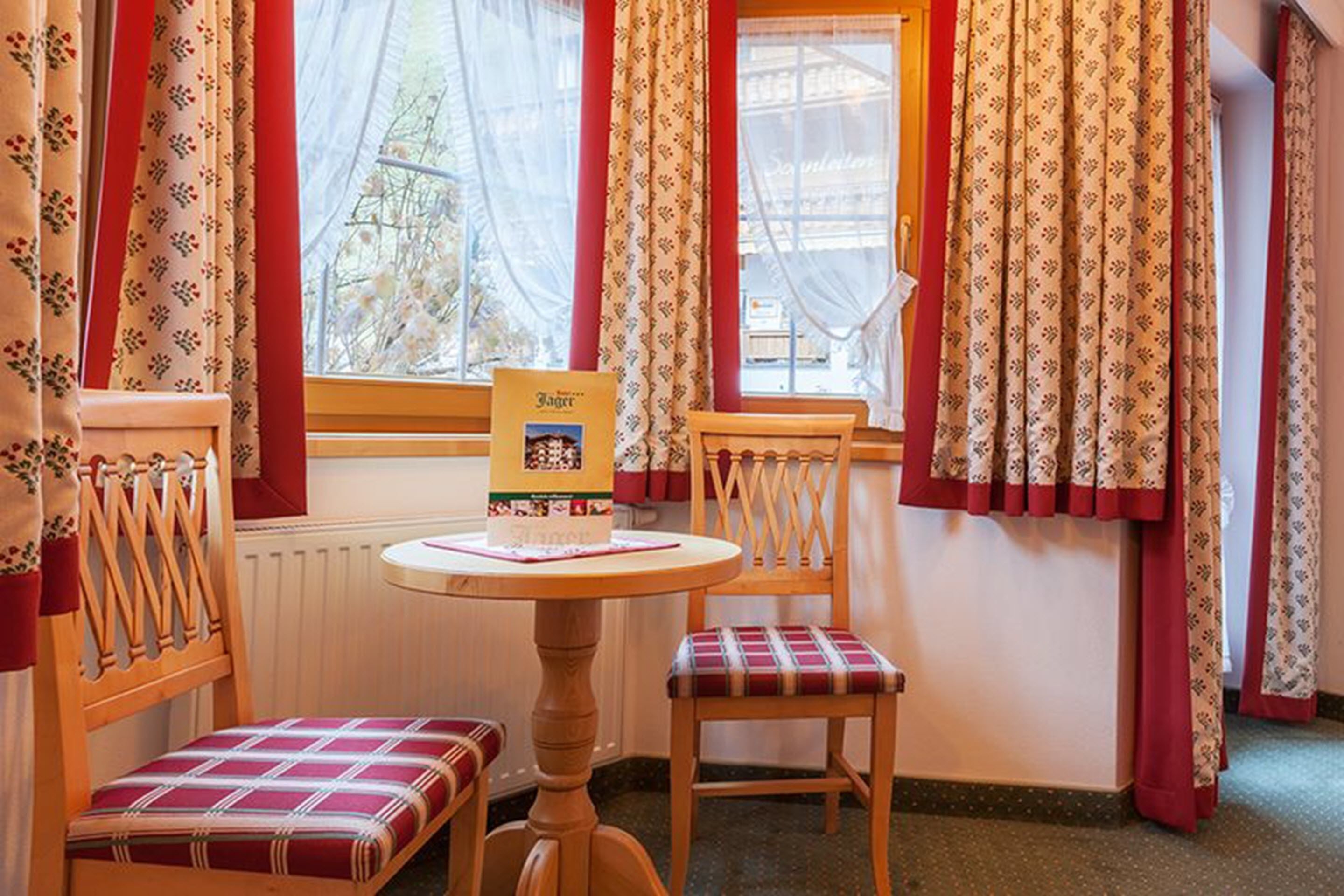 single room, balcony, mountain view | premium bedding, minibar, in-room safe, desk