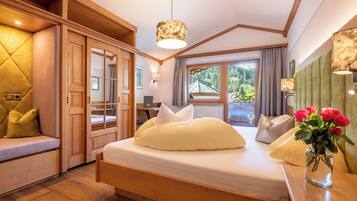Deluxe Family Room, Balcony, Mountain View | Premium bedding, in-room safe, individually decorated