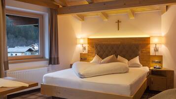 Deluxe Familienzimmer mit Balkon und Bergblick
