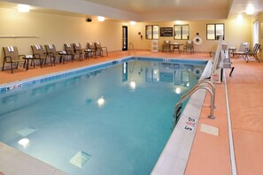 Indoor pool, pool loungers