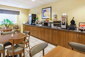 Free daily continental breakfast