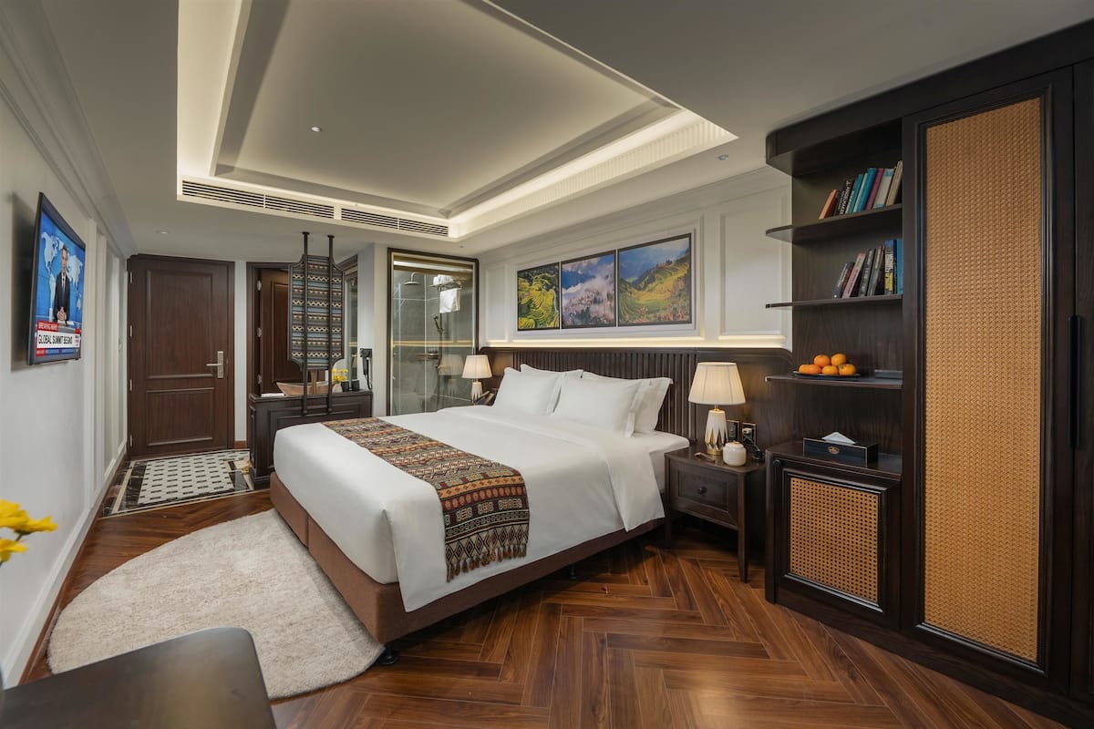 Deluxe Double or Twin Room, Balcony | Minibar, in-room safe, desk, blackout drapes