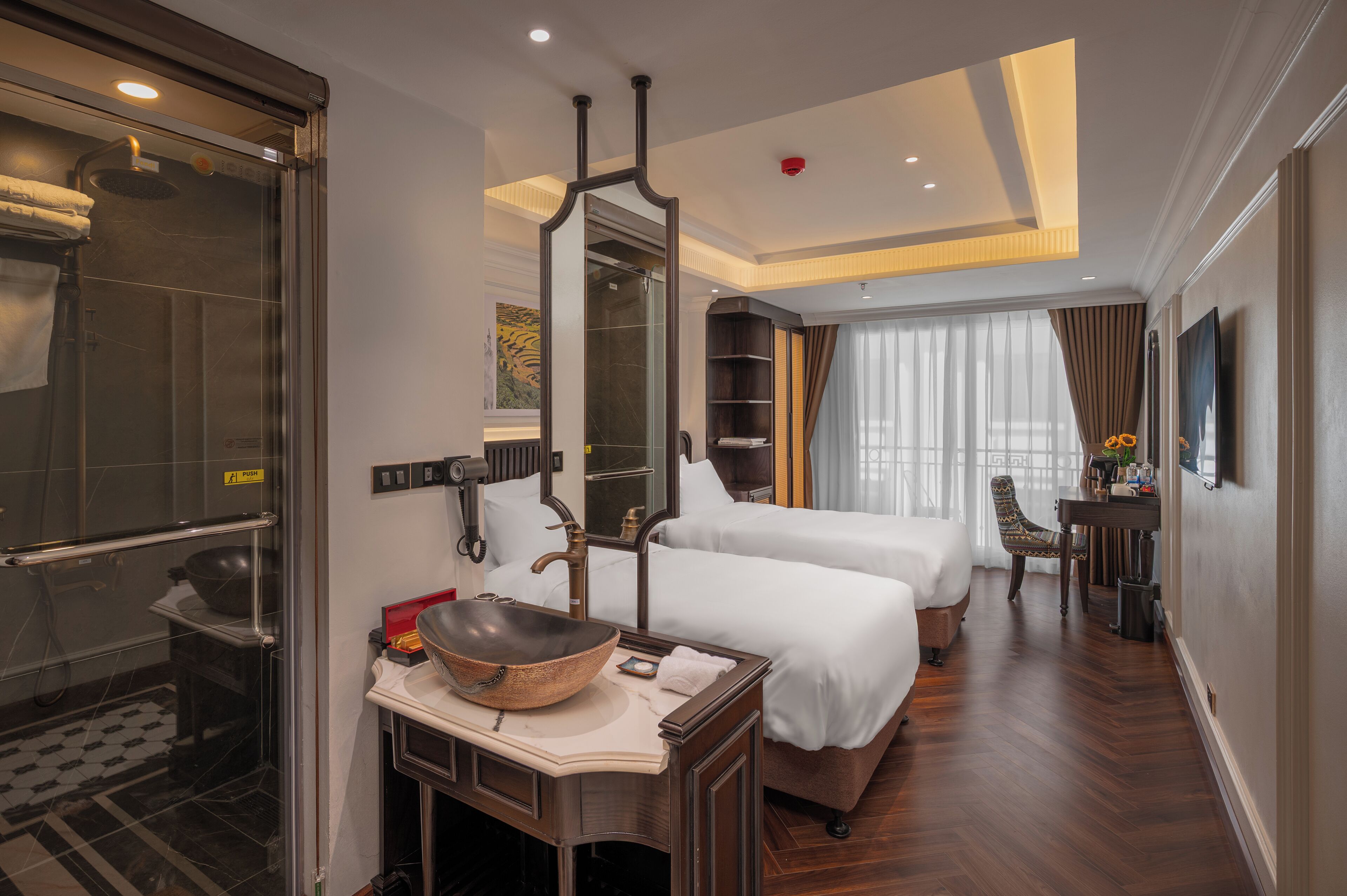 Phòng đôi hoặc 2 giường đơn Deluxe | Minibar, két bảo mật tại phòng, bàn, màn/rèm cản sáng 