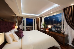 Minibar, in-room safe, desk, blackout curtains