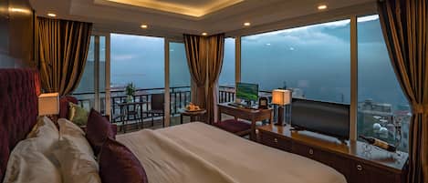 Suite room with 2 balconies | View from room