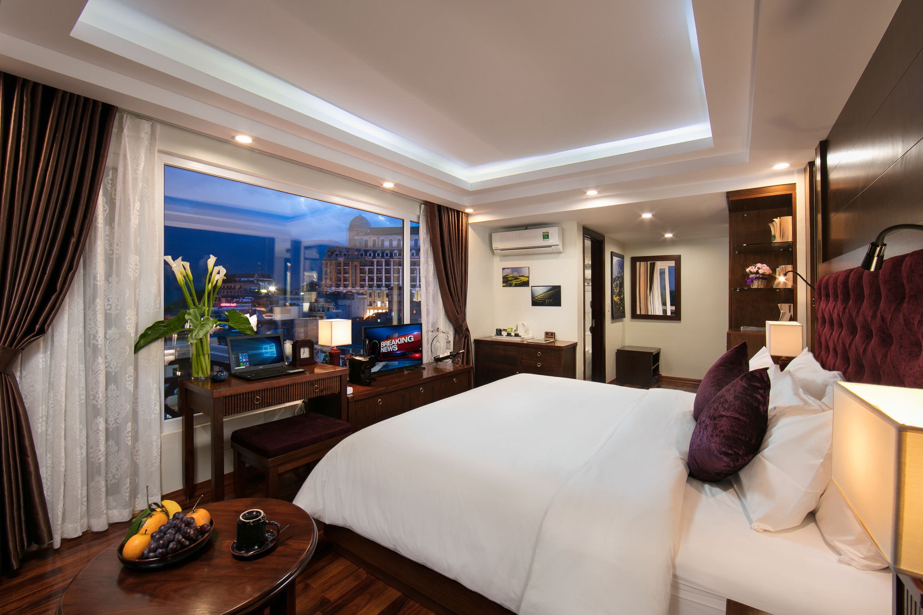 suite room with  2 balconies  | minibar, in-room safe, desk, blackout curtains