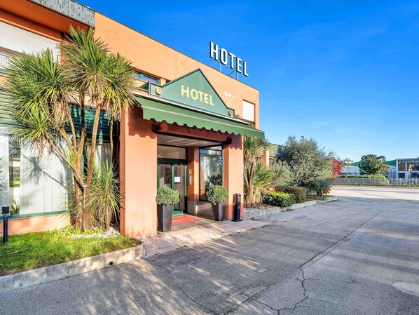 Exterior detail - B&B Hotel Eurorest Conegliano (Conegliano)