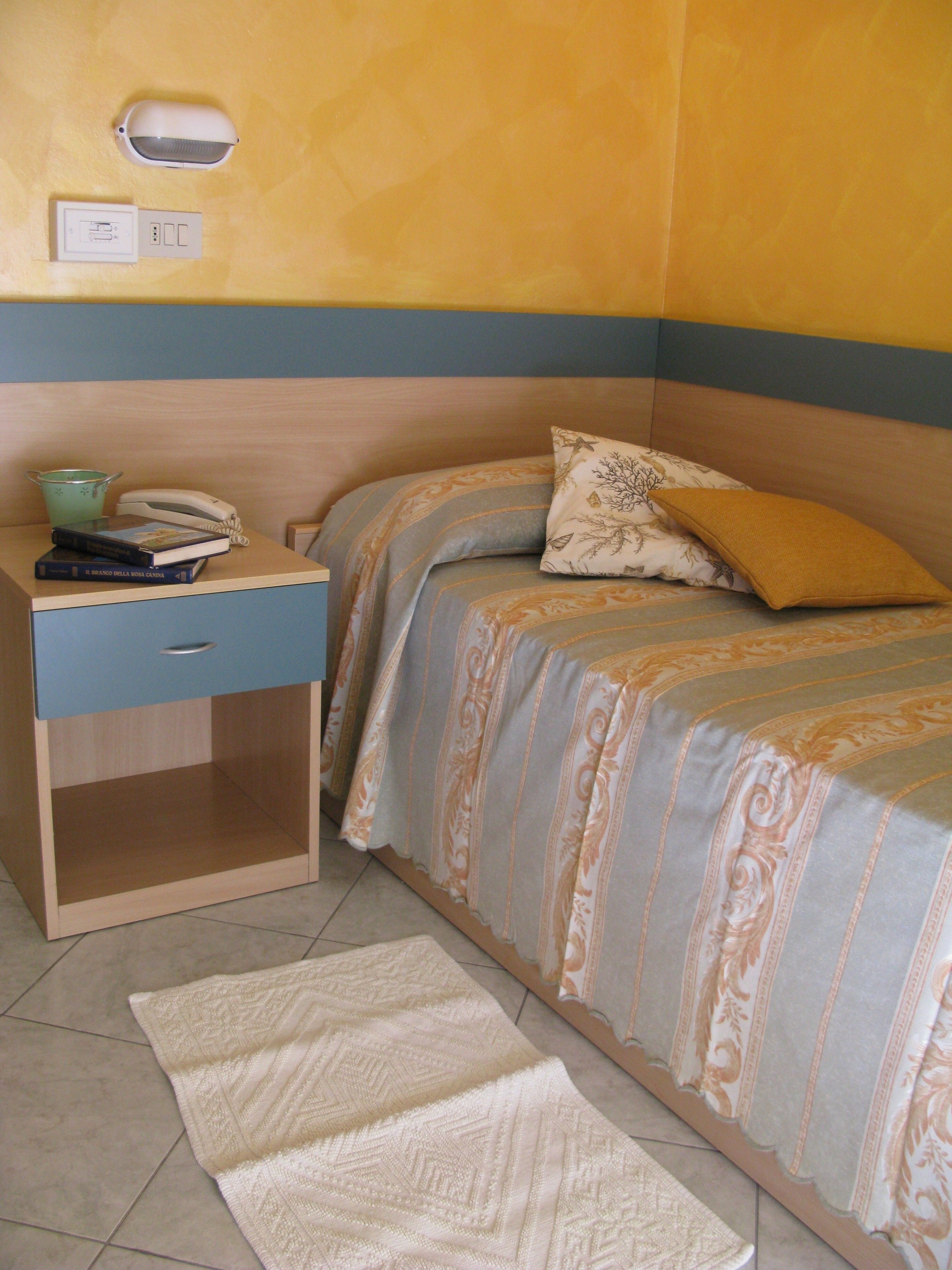 single room | in-room safe, desk, cots/infant beds, free wifi