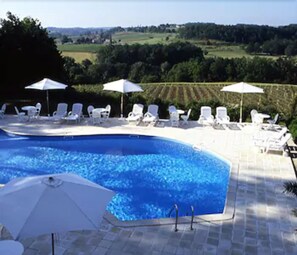 Seasonal outdoor pool, pool umbrellas, sun loungers