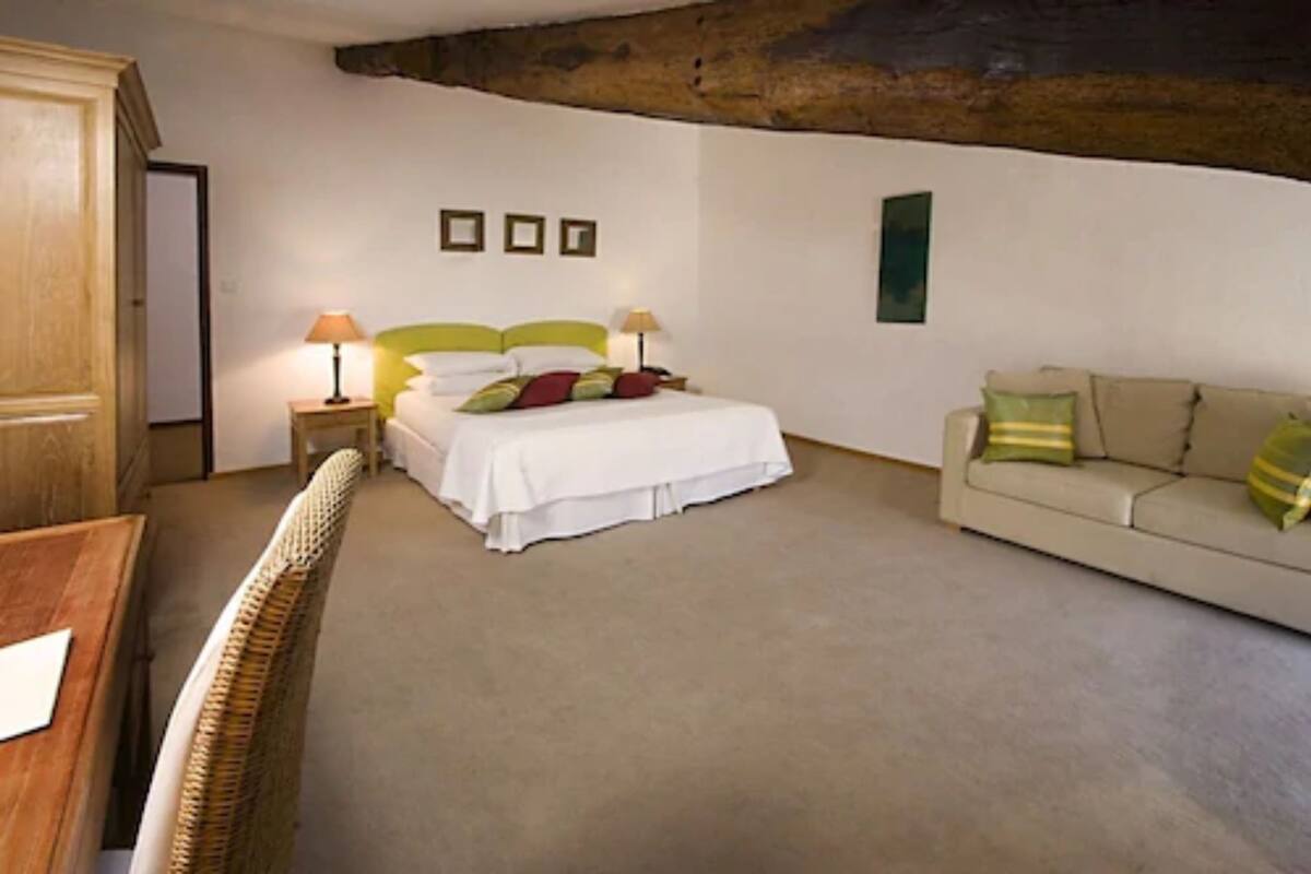 Double Room, Terrace | In-room safe, individually decorated, individually furnished, desk