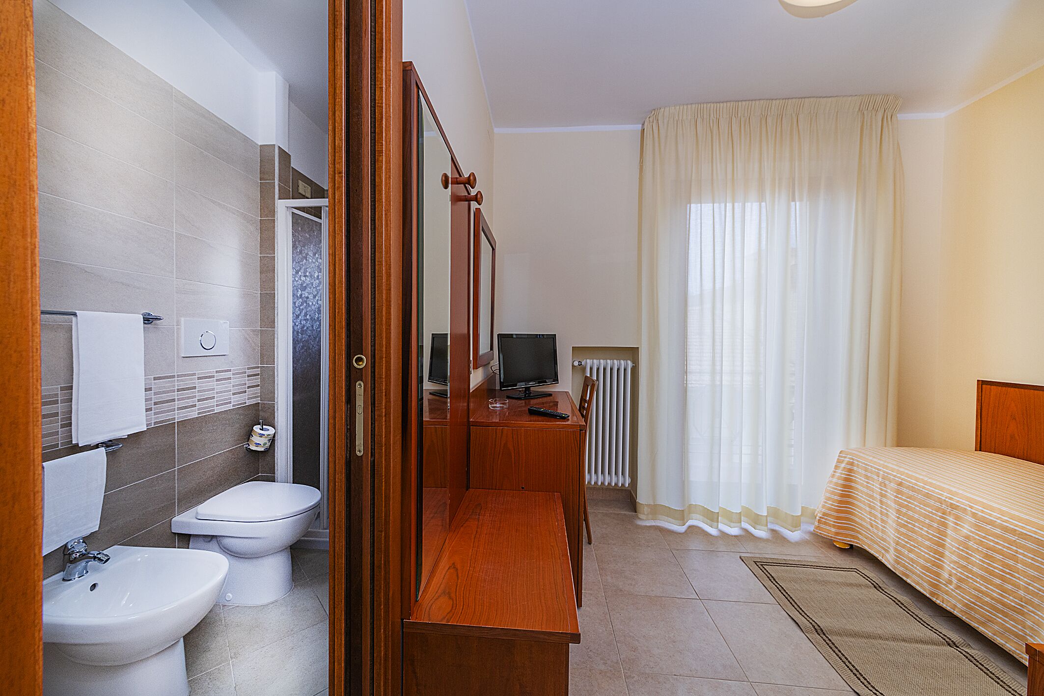 rainfall showerhead, free toiletries, hair dryer, bidet