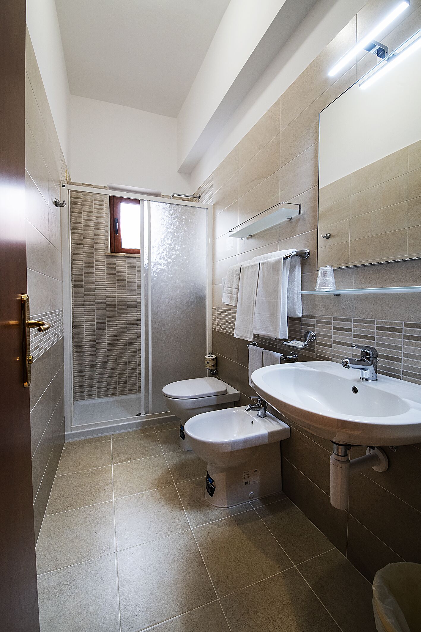 rainfall showerhead, free toiletries, hair dryer, bidet