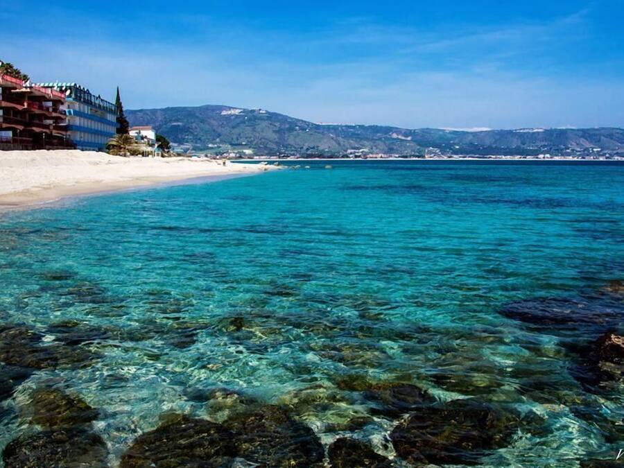 Beach nearby, white sand, sun-loungers, beach umbrellas